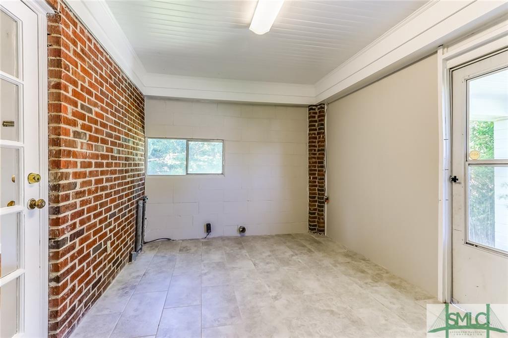 712 Columbus Drive, Savannah, GA 31405