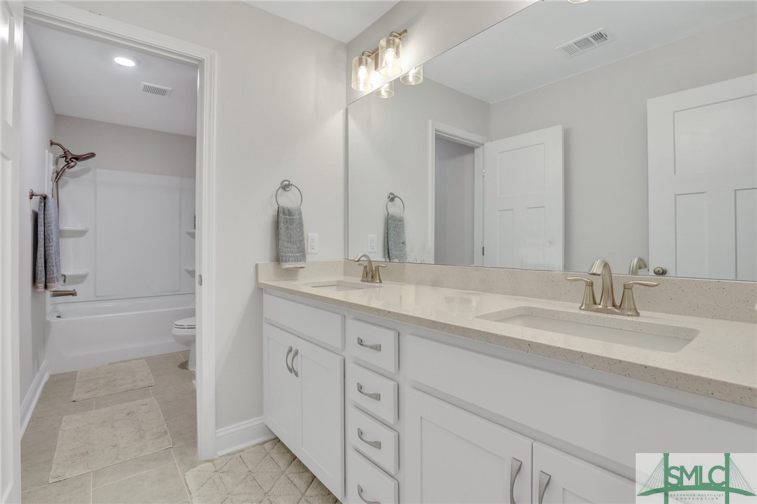 Sold 104 Simcoe Lake Drive, Richmond Hill, GA 31324 5 Beds / 3 Full