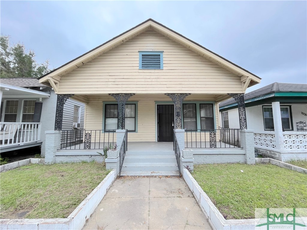 Sold 1008 W Victory Drive, Savannah, GA 31405 3 Beds / 2 Full Baths