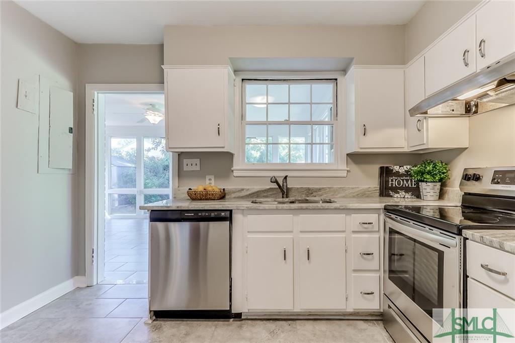 712 Columbus Drive, Savannah, GA 31405