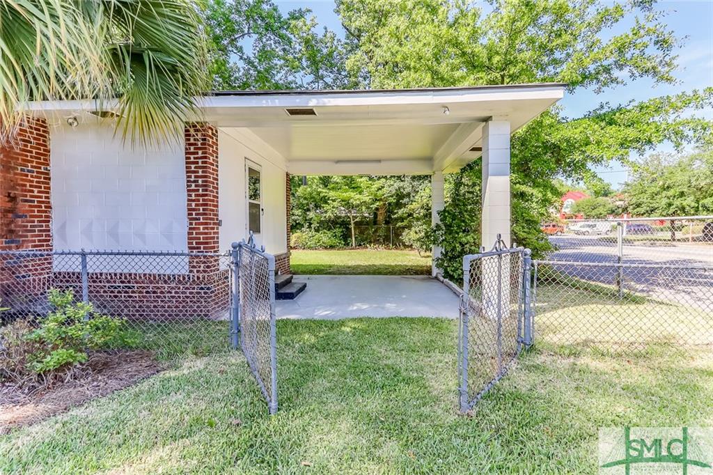 712 Columbus Drive, Savannah, GA 31405